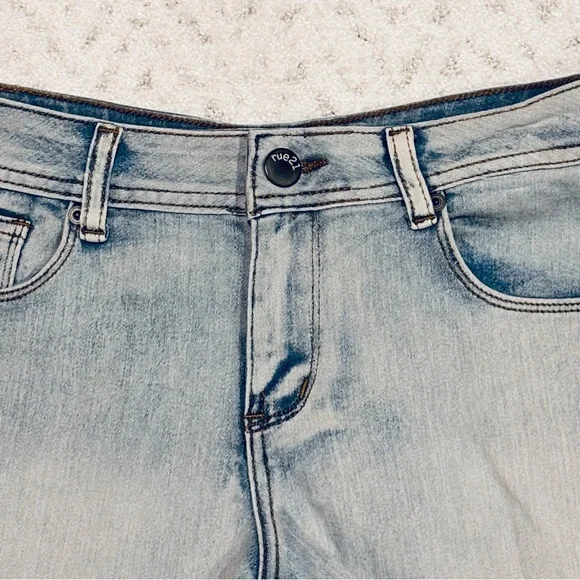 Rue 21 Bleached Acid Wash Denim Shorts Womens Size 7 Blue Jean Stretch Festival - Picture 2 of 9